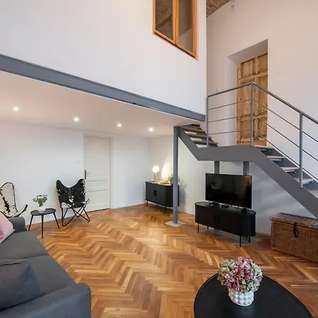 Apartament Historic In Downtown