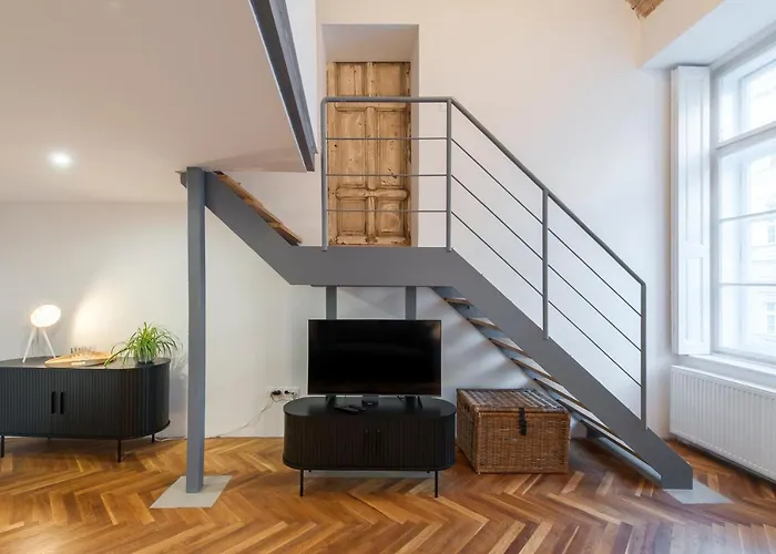 Historic In Downtown Apartament Budapesta